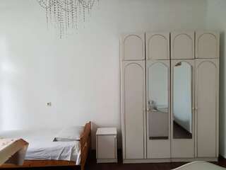 Гостевой дом С видом на море... Гагра Четырехместный номер эконом-класса-3